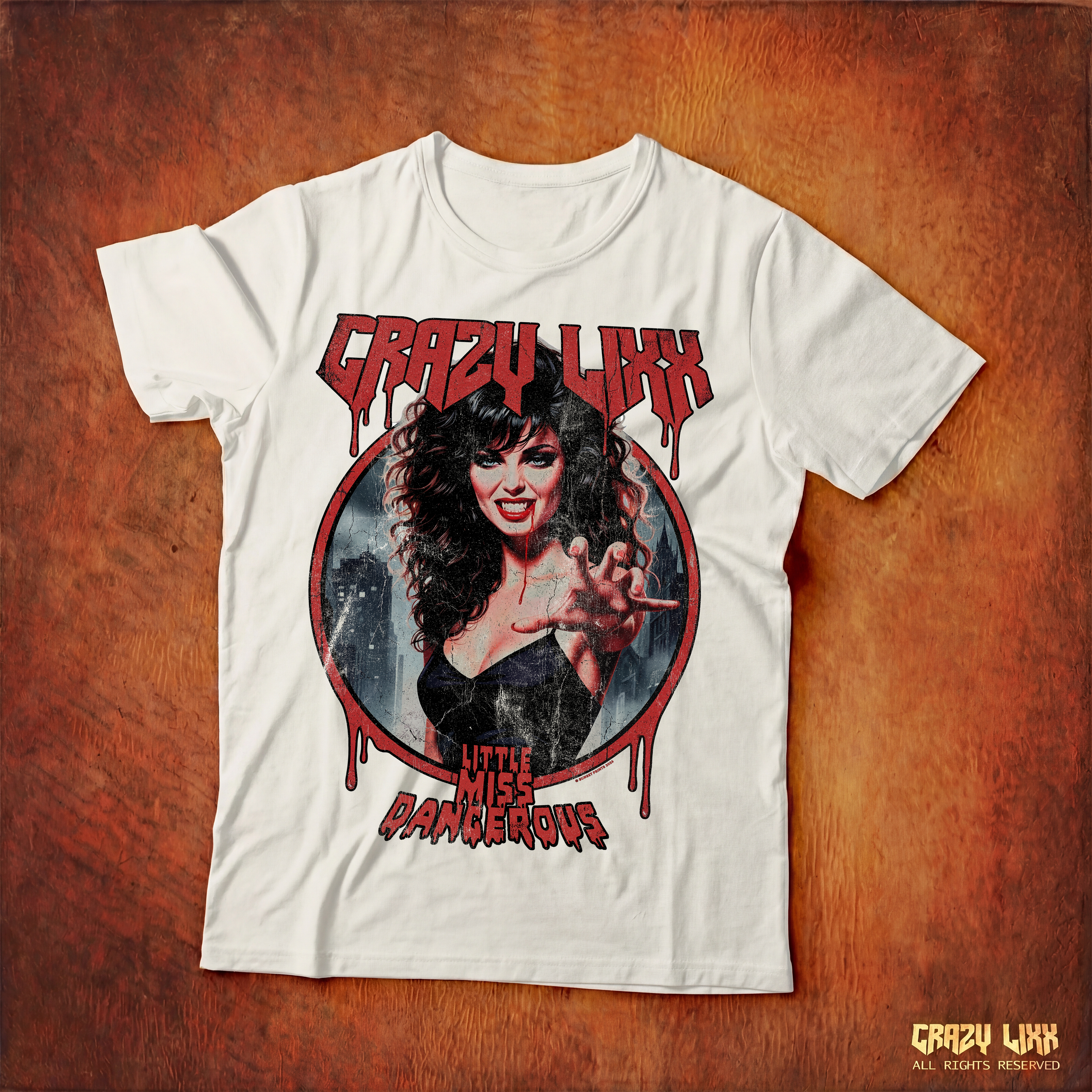 Always with ERIK Tシャツ L ～3L Little Miss Dangerous ´26 - Natural White T-shirt – Crazy Lixx Online